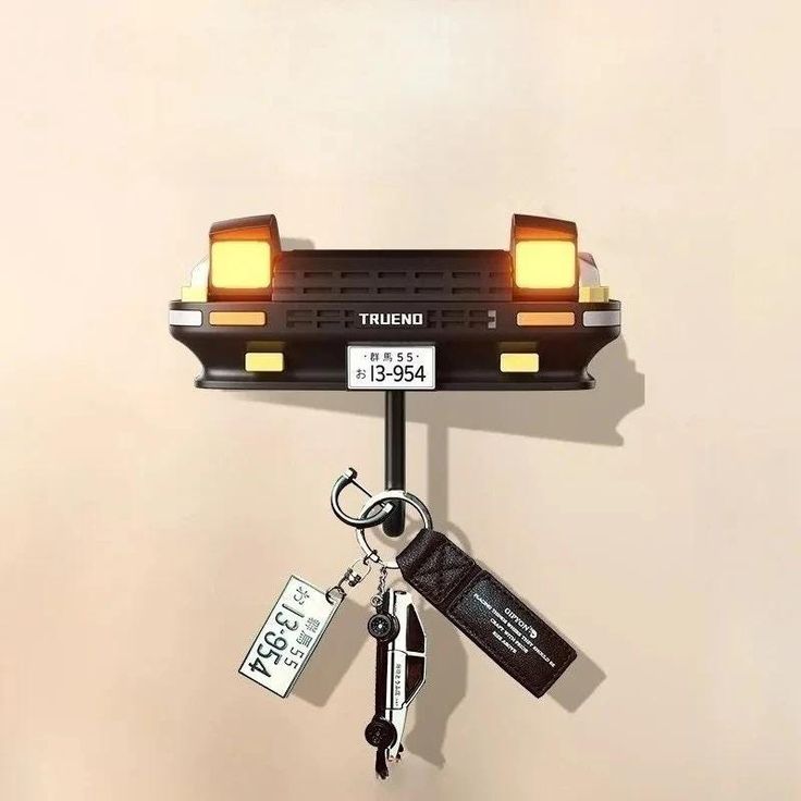 Retro AE86 Car Key Holder – Wall-Mounted Key Organizer